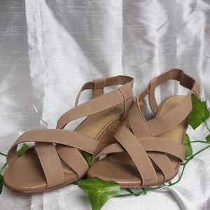 TALBOTS Tan Wedge Sandal Sz 8.5